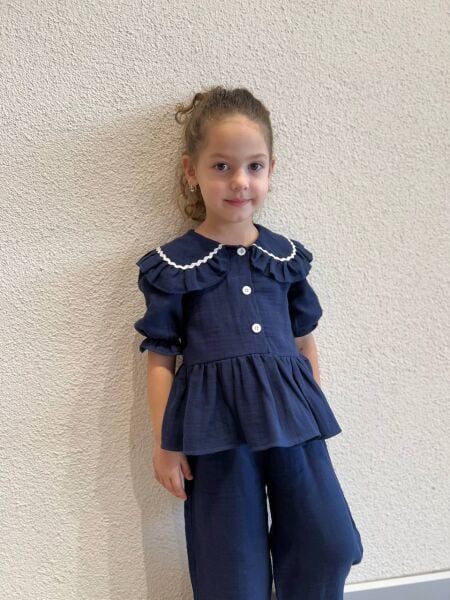 Yaka detaylı lacivert müslin takim