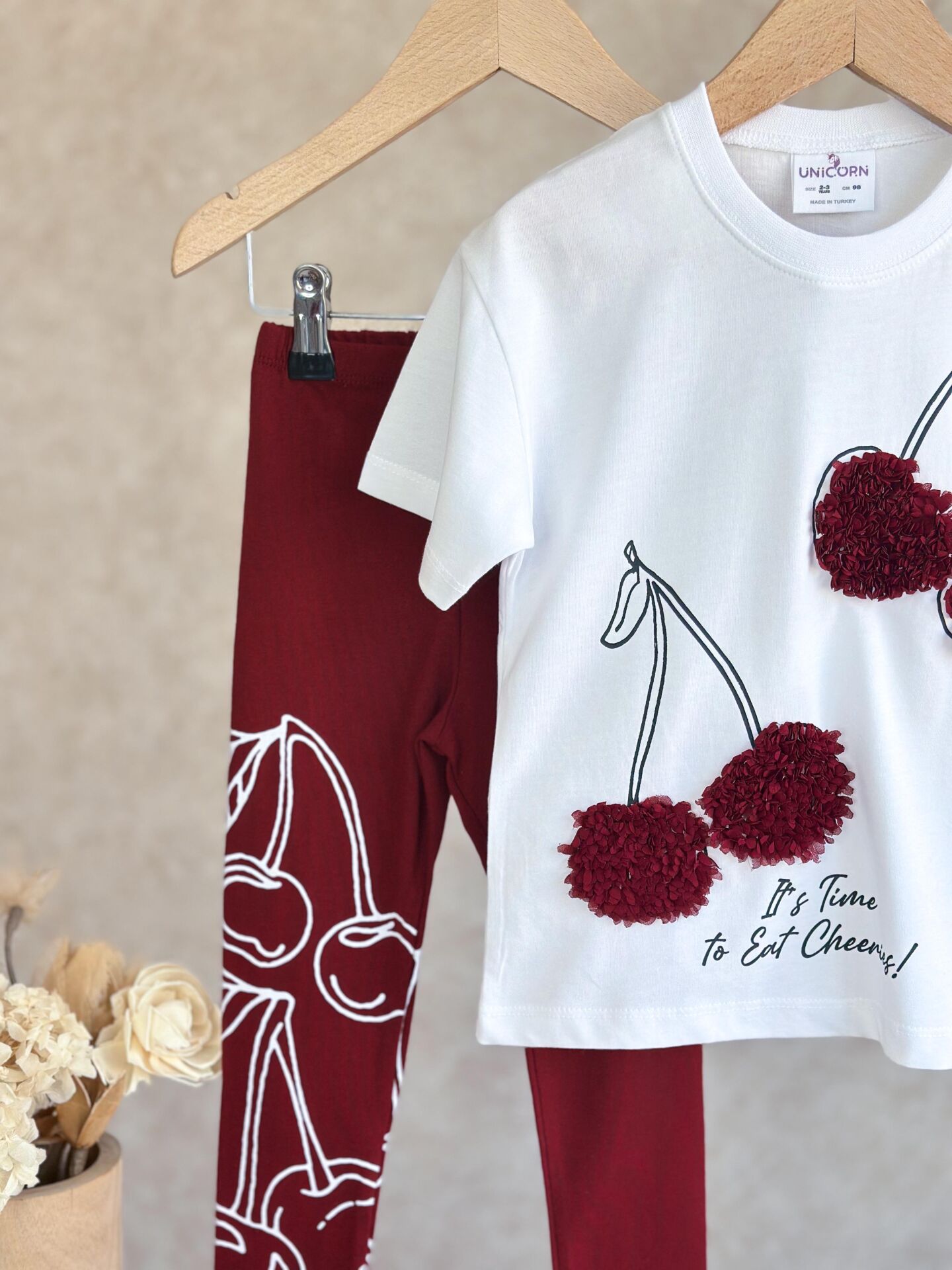 Kiraz aplikeli taytli takım