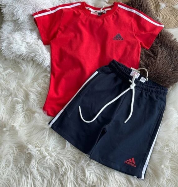 Kırmızı lacivert şortlu takım