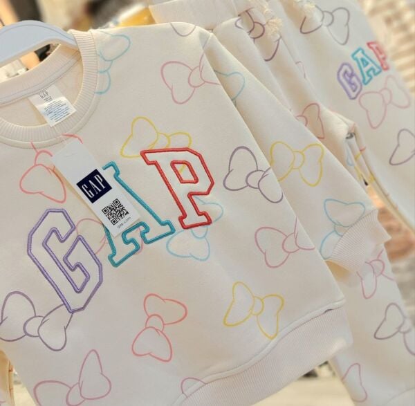 Fiyonk baskılı eşofman takımı