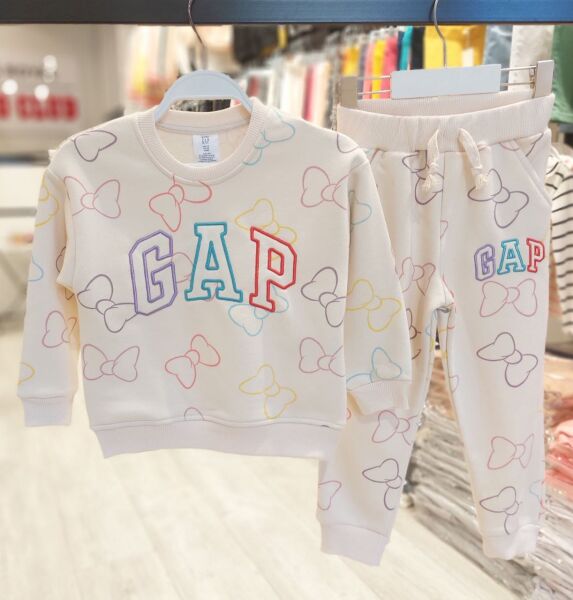 Fiyonk baskılı eşofman takımı