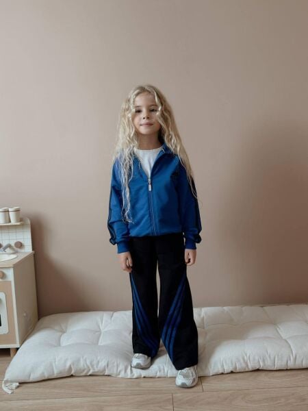 Çizgili siyah mavi takım