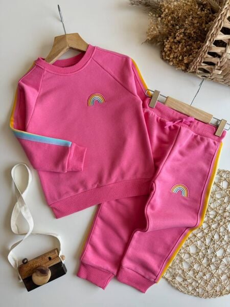 Gökkuşaklı eşofman takımı