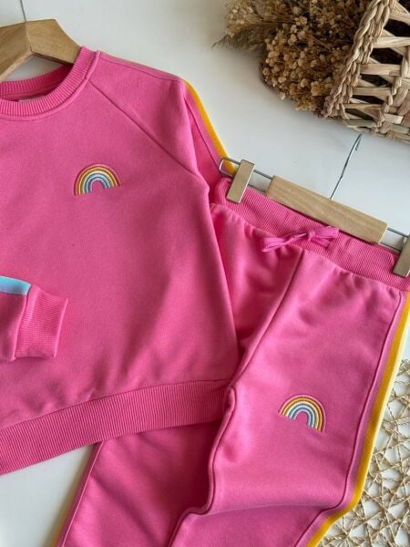 Gökkuşaklı eşofman takımı