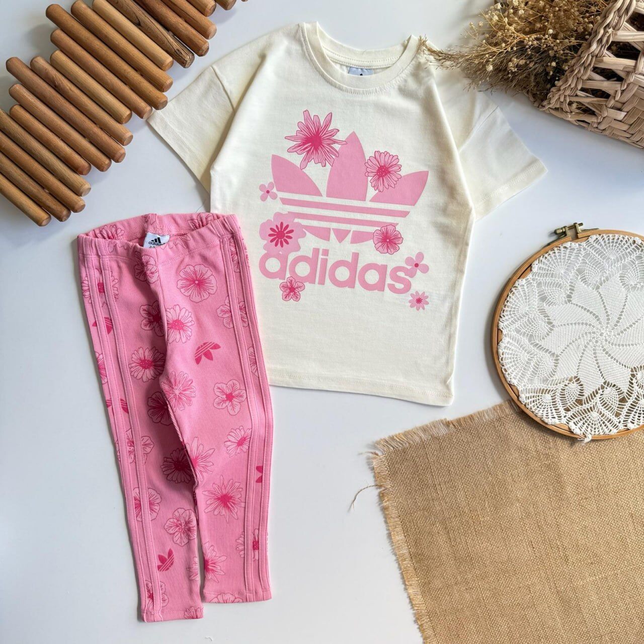 Çiçek baskılı taytlı takım pembe