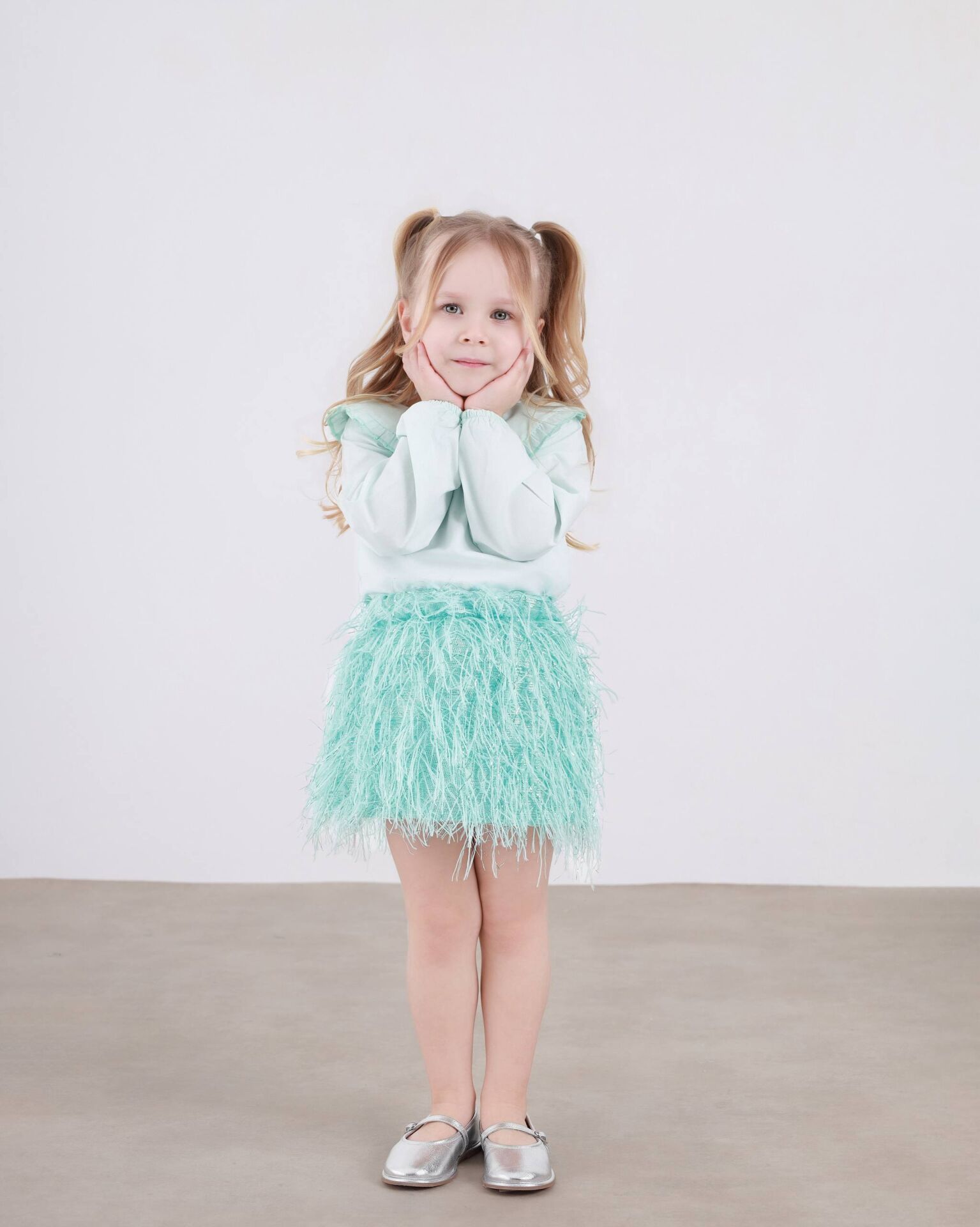 Tüylü etekli takım mint