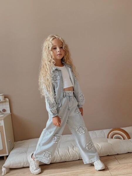 Çiçek nakışlı denim Jean takım (body dahil değildir)