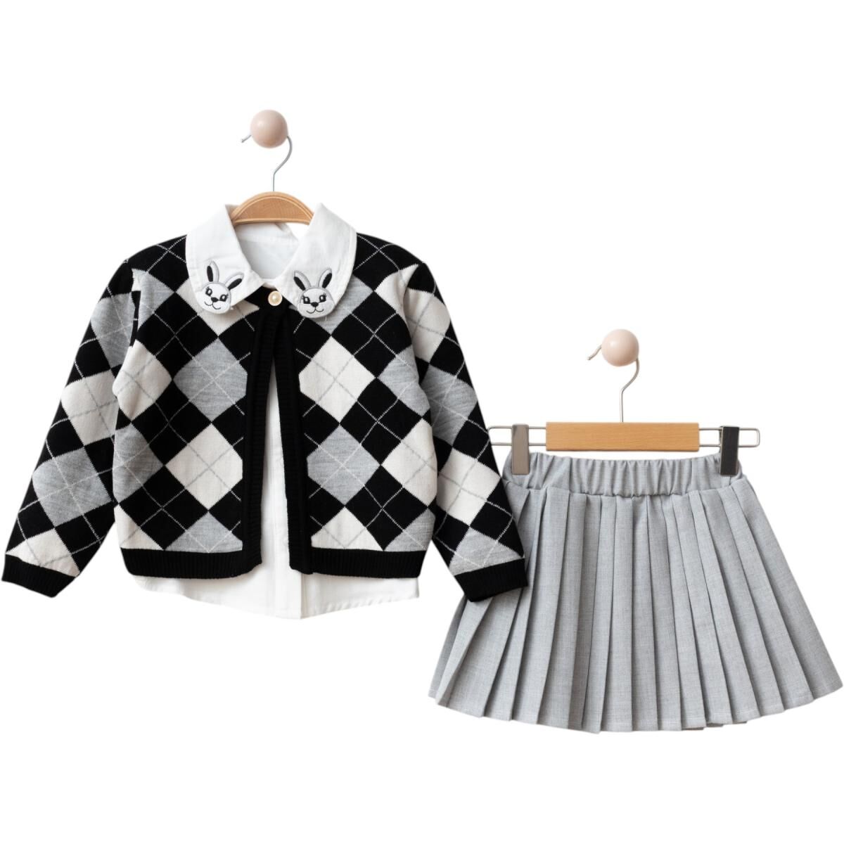 Tavşan yaka detaylı triko etekli takım