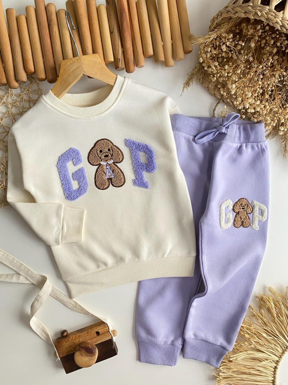 Punch işlemeli lila takım