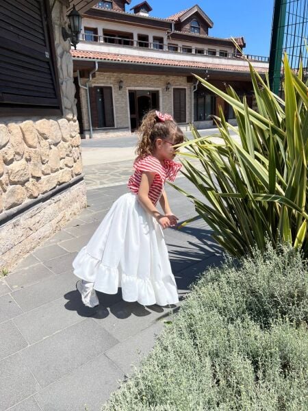 Kırmızı Çizgili beyaz etek takım (toka hediyeli) Cuma kargo