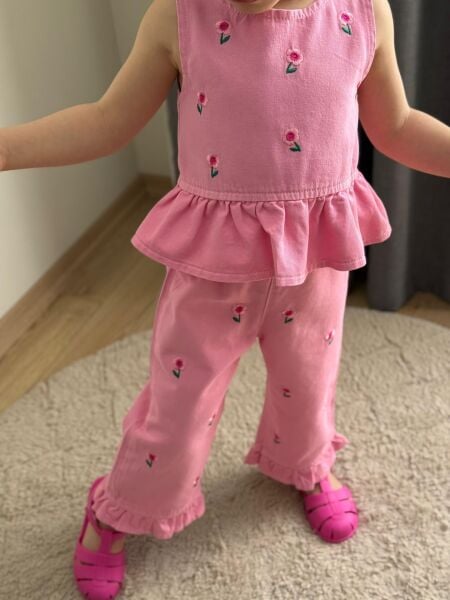 Çiçek işlemeli denim takım pembe