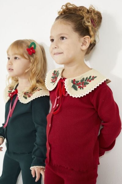 Yaka nakış detaylı kırmızı taytlı takım