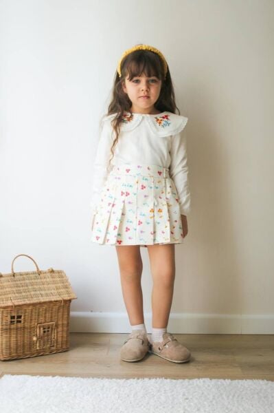 Çiçek yaka detaylı etekli takım