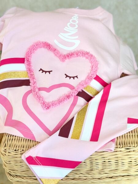 Unicorn taytlı takım