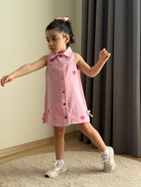 Çiçek nakış işlemeli denim elbise Pembe