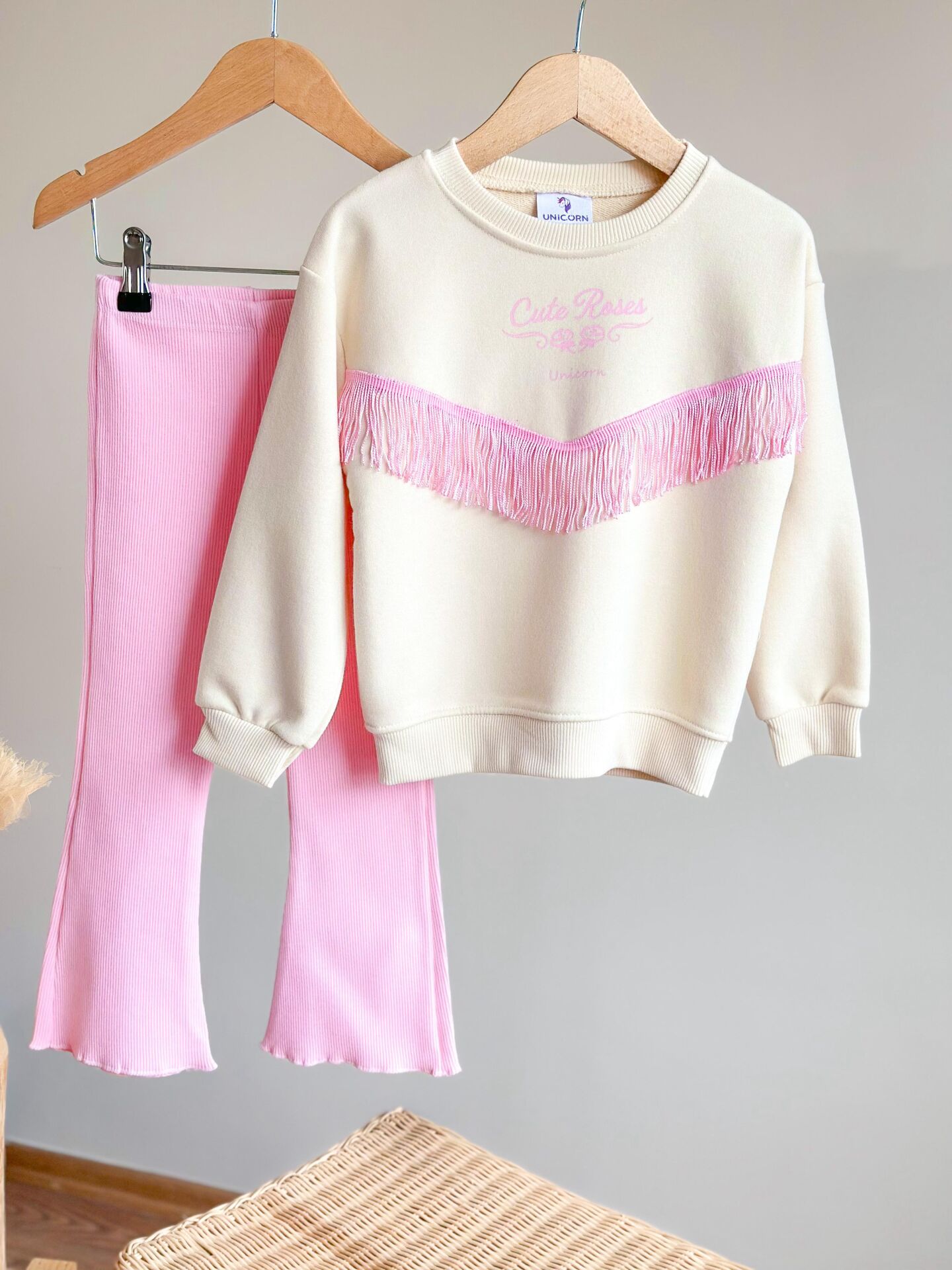 Püskül detaylı taytlı takım pembe