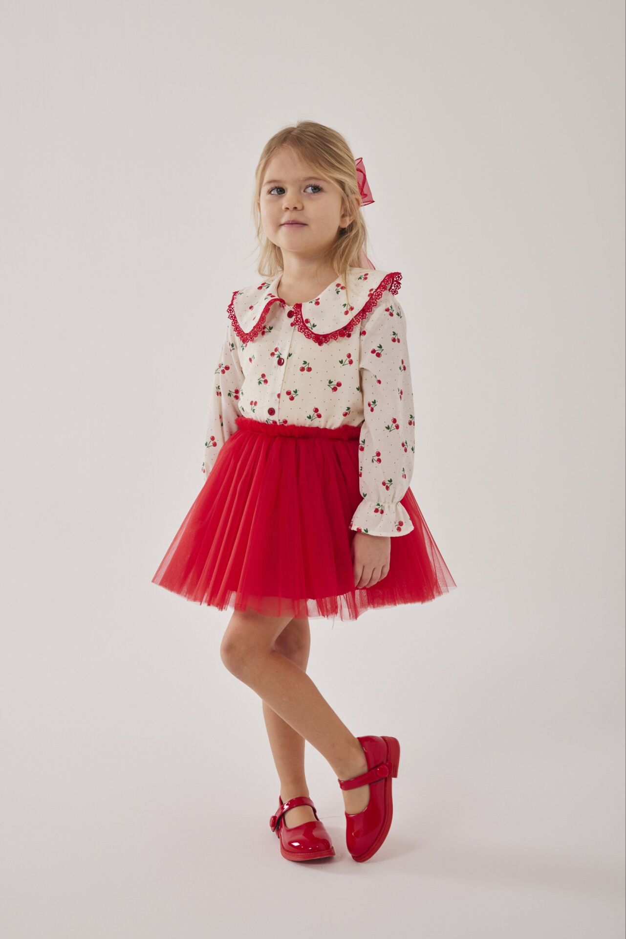 Kiraz detaylı etekli takım (toka dahil) 5/6 yaş