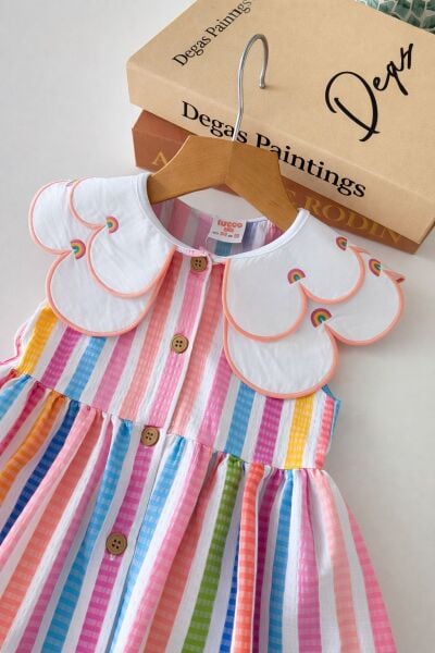 Gökkuşaklı yaka detaylı elbise