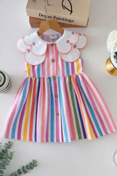 Gökkuşaklı yaka detaylı elbise