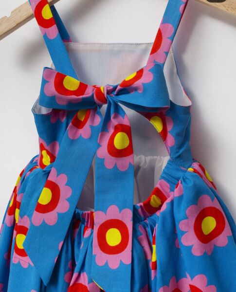 Papatyalı mavi elbise