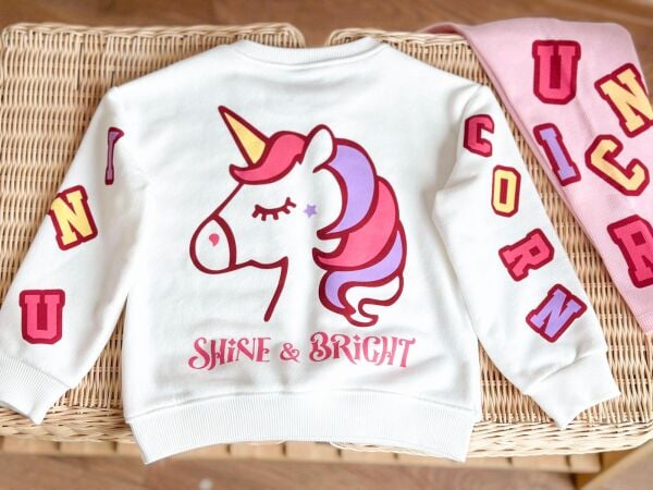 Unicorn taytlı takım