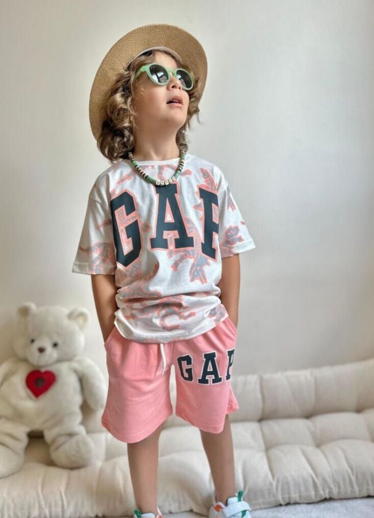 Timsahlı şortlu takım