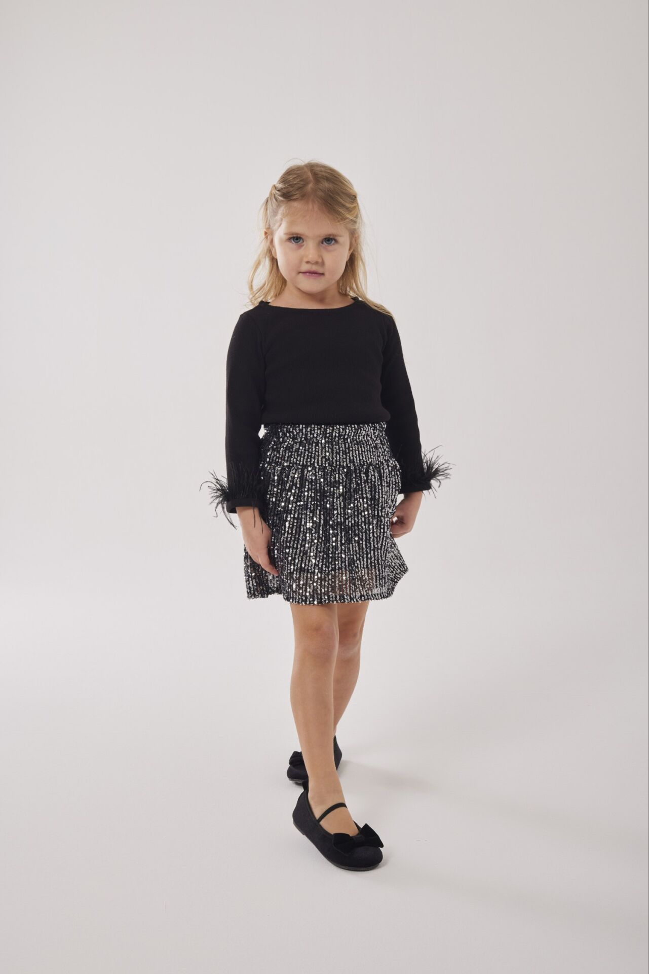 Payet etekli tüy detaylı takım siyah 7/8 yaş